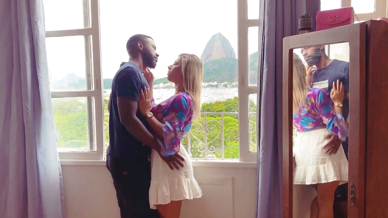 Sex in Rio De Janeiro: BBC Cumming in Trans Face
