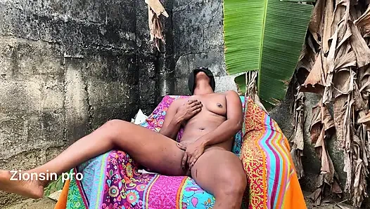 Afrikalı Sıcak Havada açık Havada Ateşli Sikişiyor