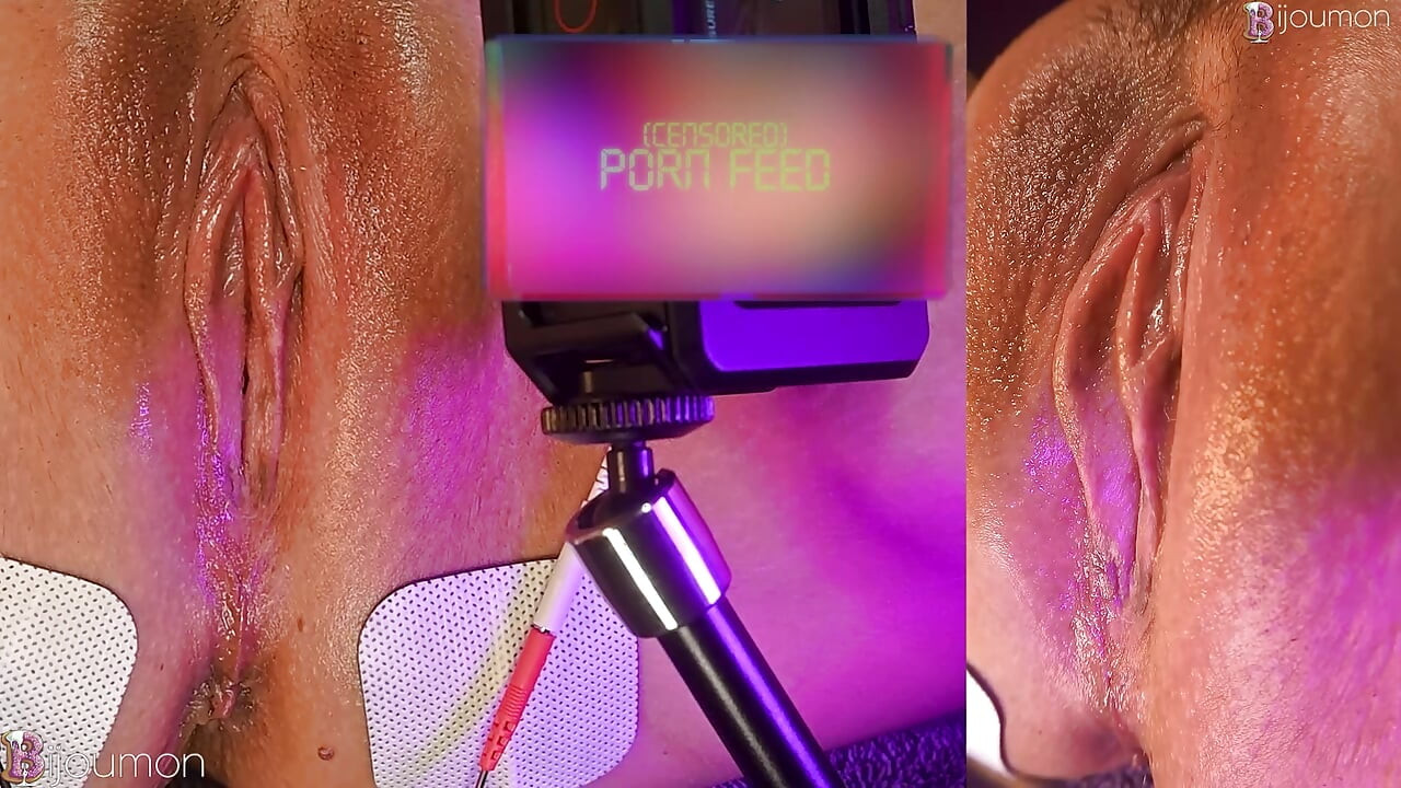 Extreme Close Up: Pussy Bulges and Pulses Watching VR – High-Speed #5