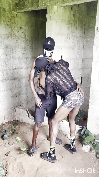 和我的男朋友在户外巡游