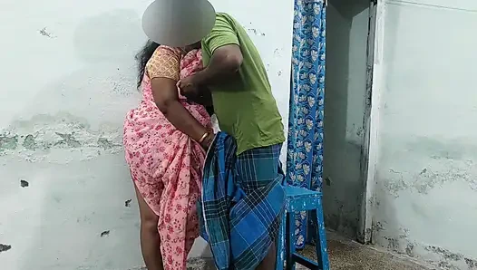 Mein College-professor Lud Mich Eines Tages Zu Ihm Nach Hause Ein Und Ich Hatte Sex Mit Ihr, Während Sie Gemüse Holte.