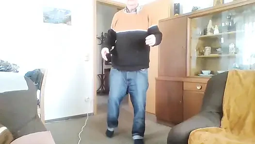 Andreas with suspender belt and bra jerking off