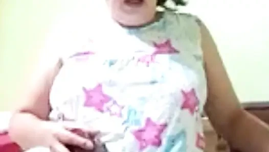 Kami berbicara sedikit kemudian kami membuat video seks untuk melepaskan nafsu kami