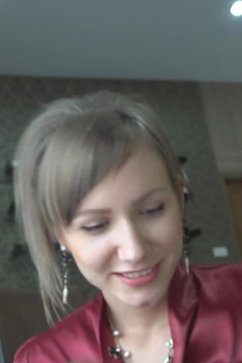 내 여친의 새엄마가 나를 유혹해