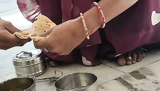 Desi hot Rajasthani bhabhi Pushpa devar ke liye tipin pack