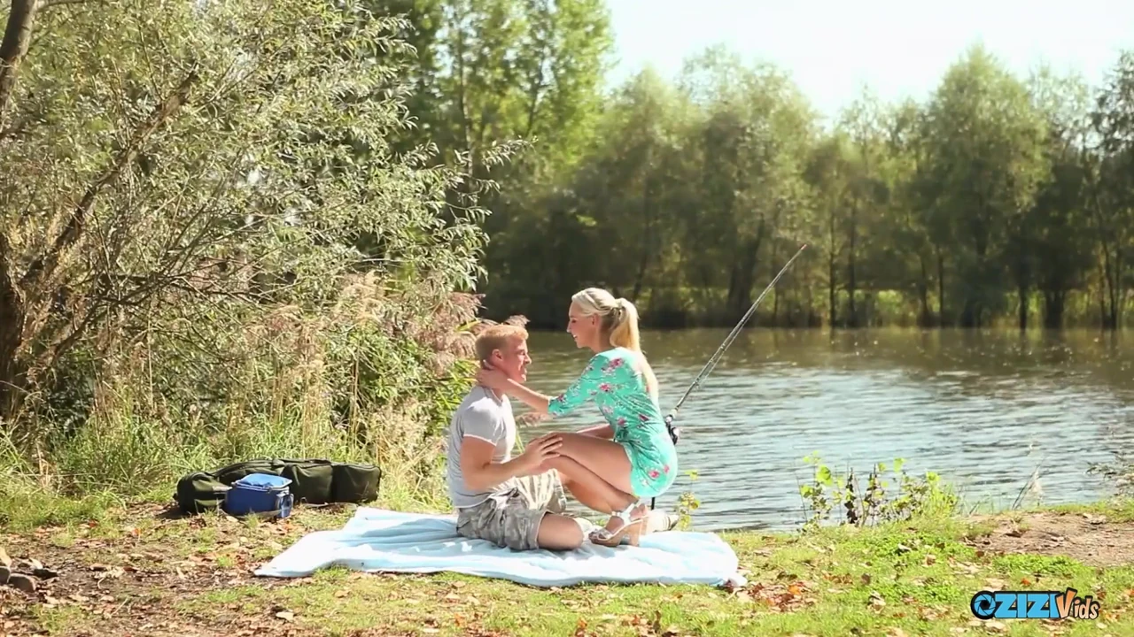 Tell Your Girlfriend You Love Her with a Romantic Outdoor Trip by the Clear River