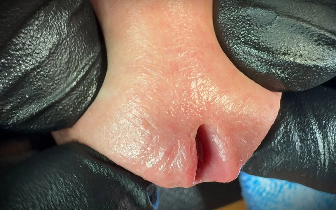 Penis putih besar muncrat di closeup