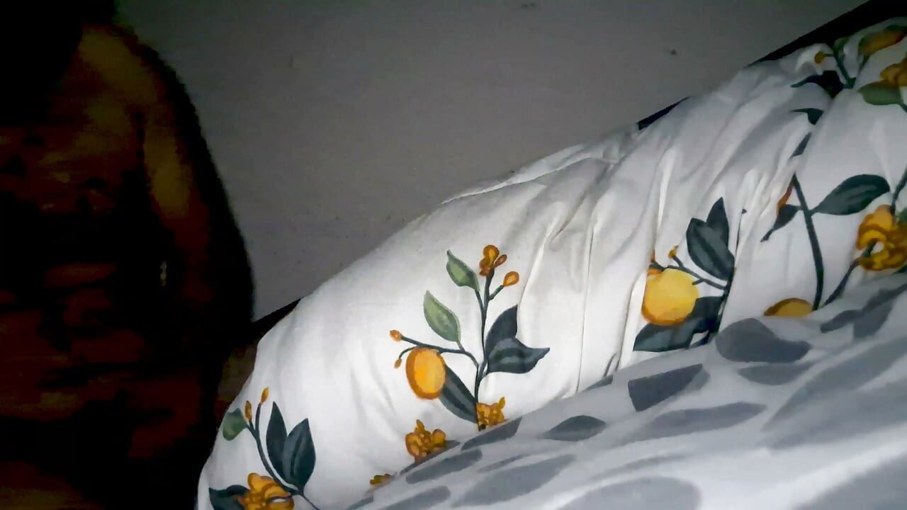 montando a mi tía política bajo la manta