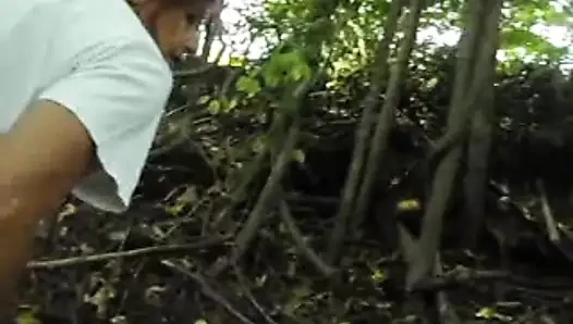 Für die coffee break sexy schlampe candi annie fickt kollegin pOV-stil im wald!