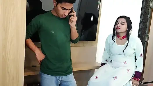 Daniel si tante seksi menggoda tukang rekan kerja tvnya untuk gara-gara nggak bisa bayar jasa