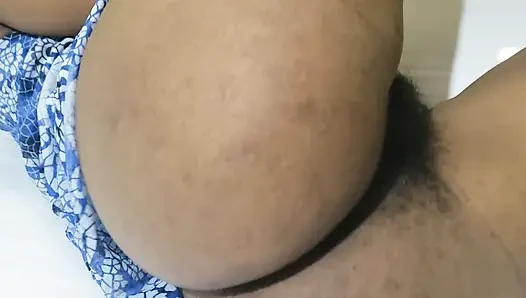 Aku pengen ngentot pantat ibu tiriku yang seksi