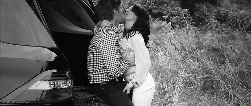 Couple Outdoor in bw