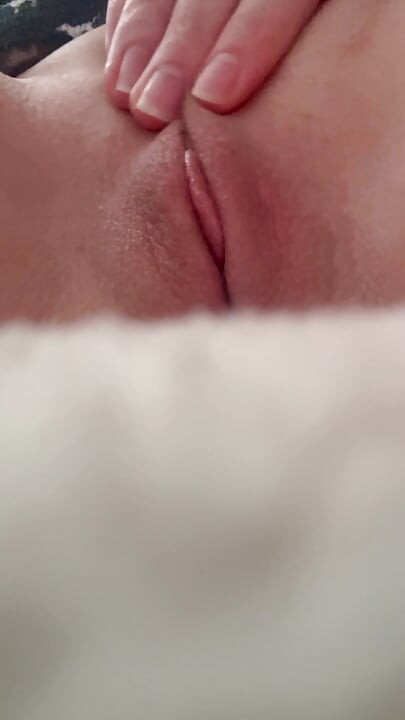 20 year old orgasms thinking about daddy