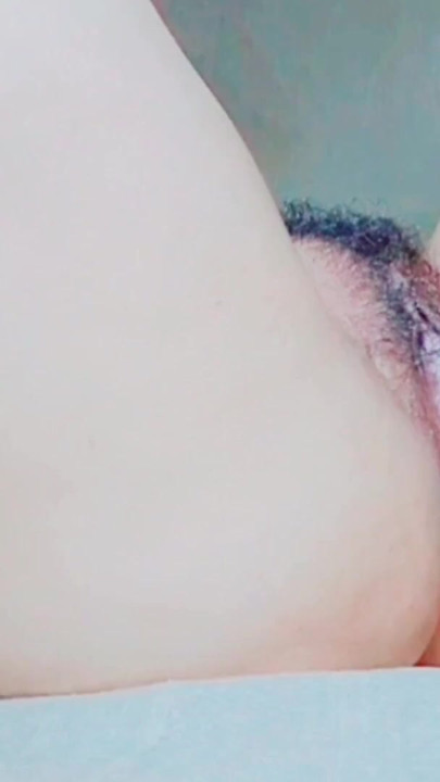 Desi girlfriend is playing fiercely with her pussy, the video is from here. Indian with beautiful figure in the video | Clip 2