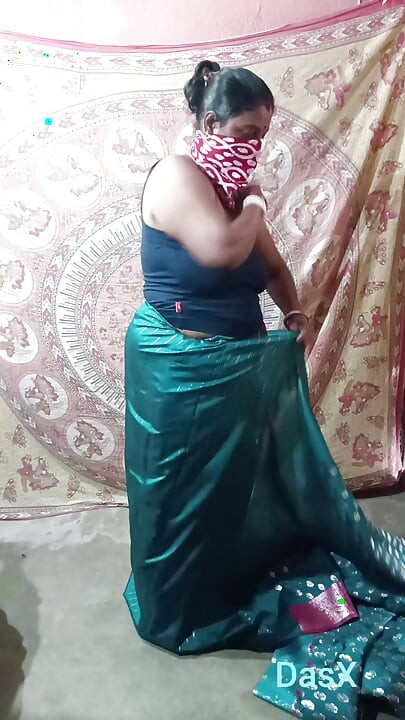 Зелений сарі скидає соло sfw