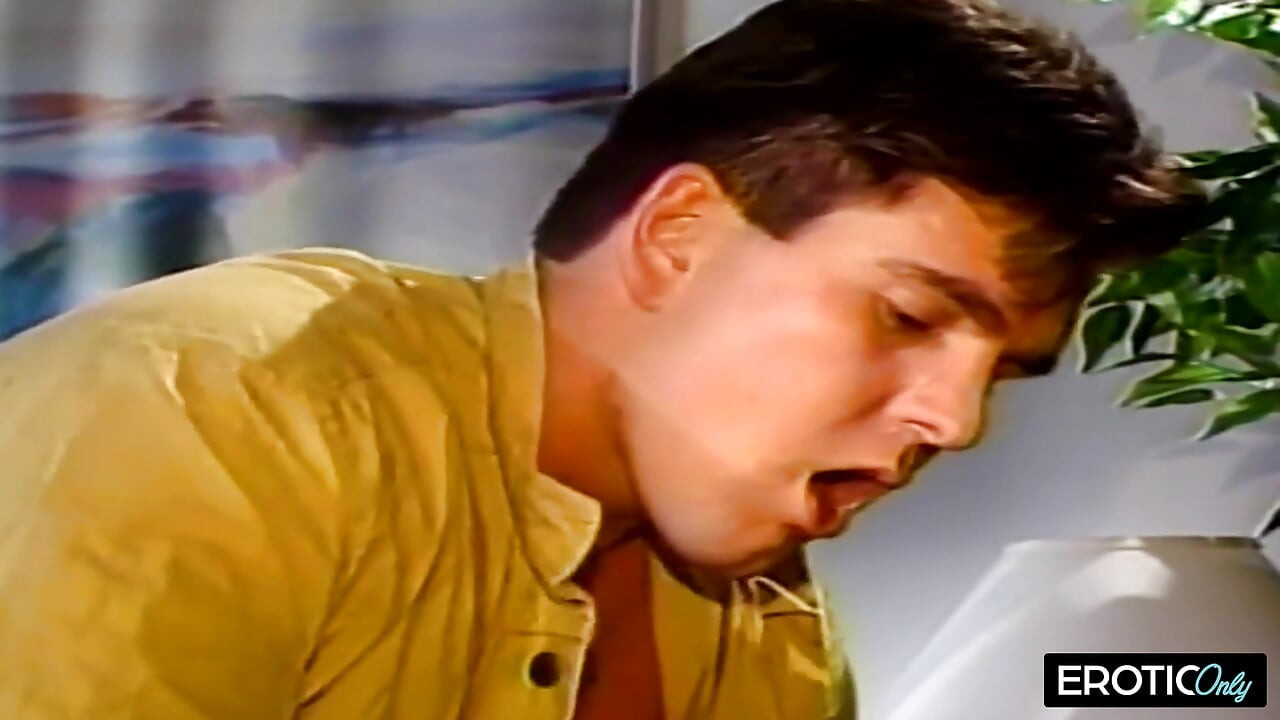 Sırılsıklam ıslak sakso ve damlayan yaraklar