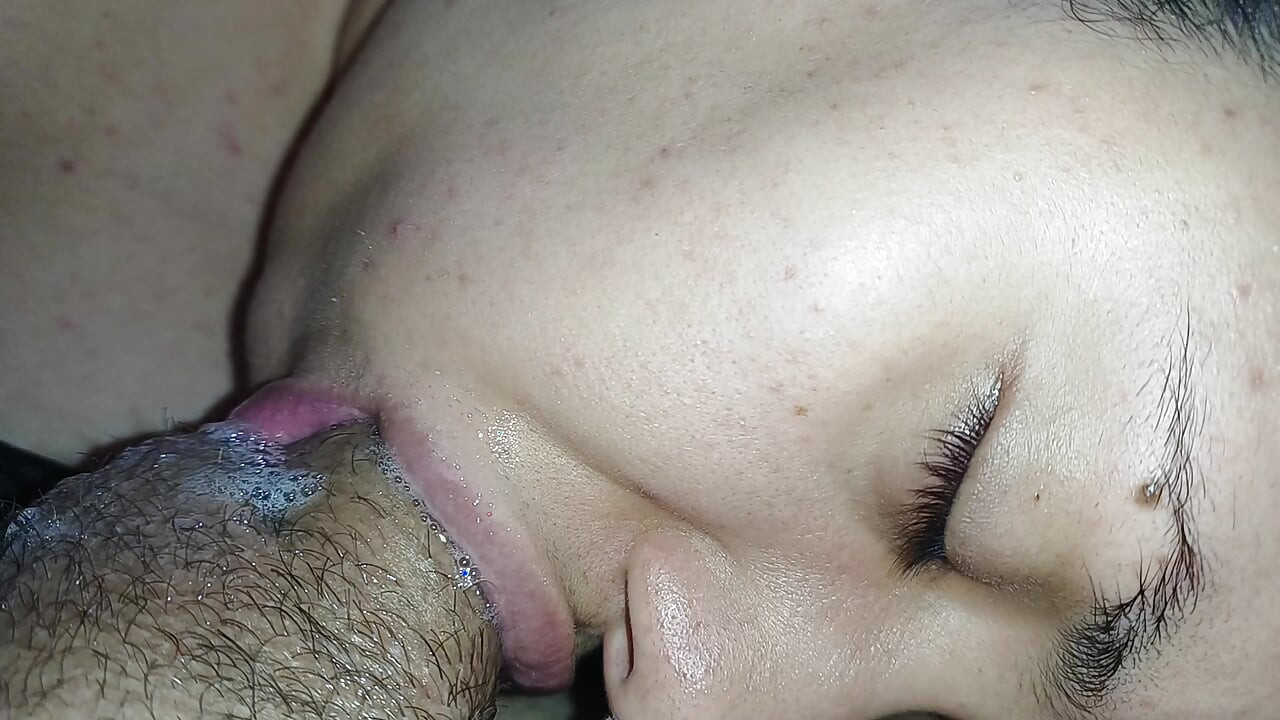 CLOSE UP on the BEST HOT POV, THIS BITCH ROLLS AND LICKS THE CUCKOLD'S COCK