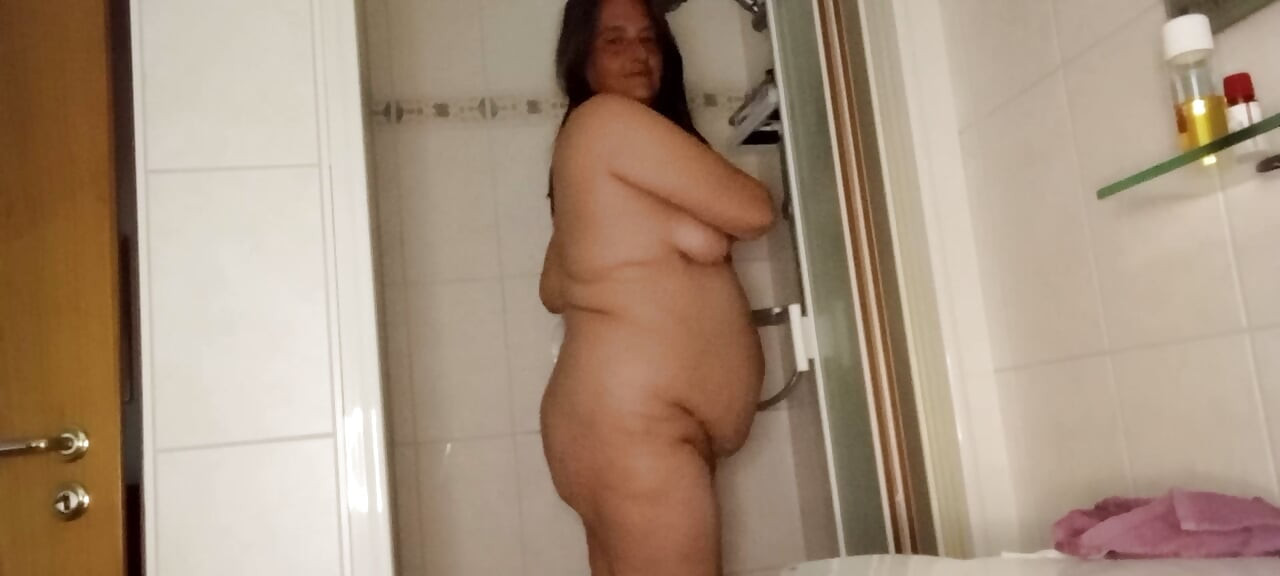 MILF 53 – Shower Tease, I Spread My Big Ass