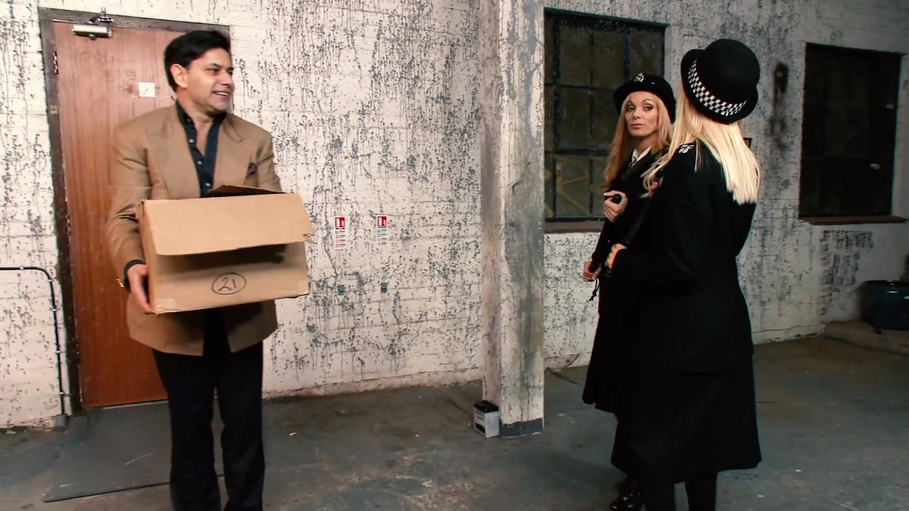 スラッティ・ホア ステイシー・サランとアンナ・ロヴァート