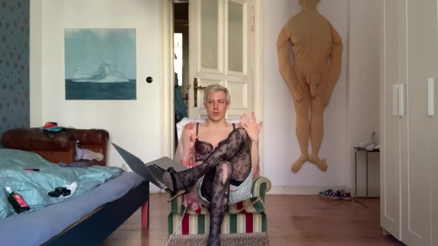 TWINK IS ALWAYS HUNGRY FOR RAW COCK