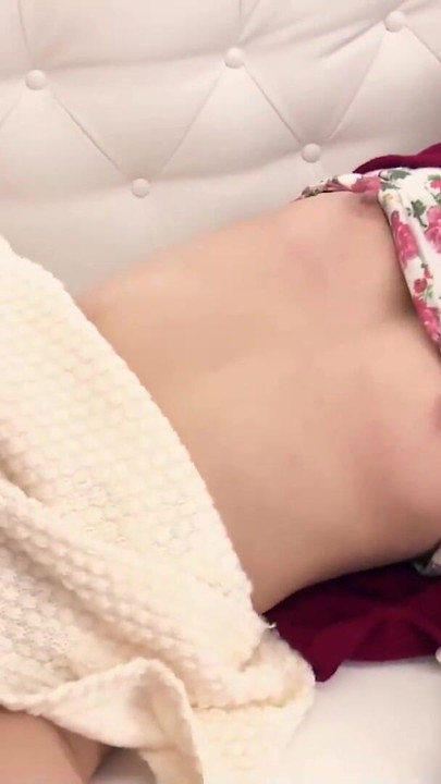 Ključni trenutak iz "JAPANSKA SEKSI CURA PUŠI OGROMAN KURAC DO SVRŠAVANJA"