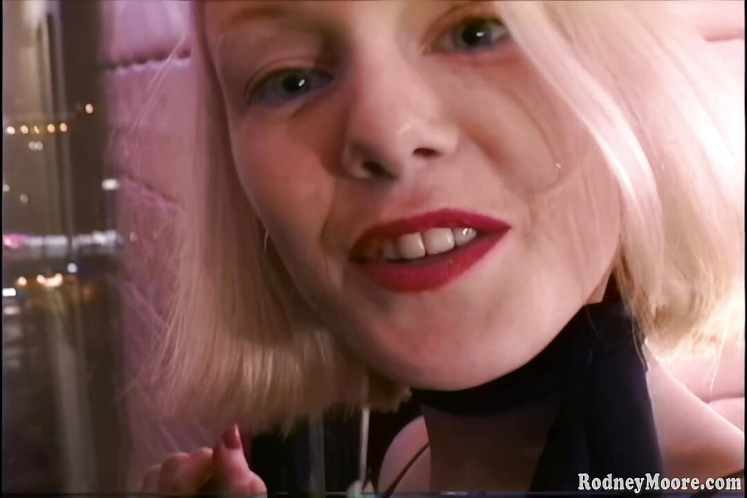 Vintage Gorgeous Sexy Amateur with Bush! 90s