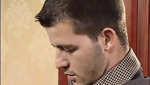 Büyük memeli inanılmaz seksi sekreterler büyük yaraklarla sikiliyor