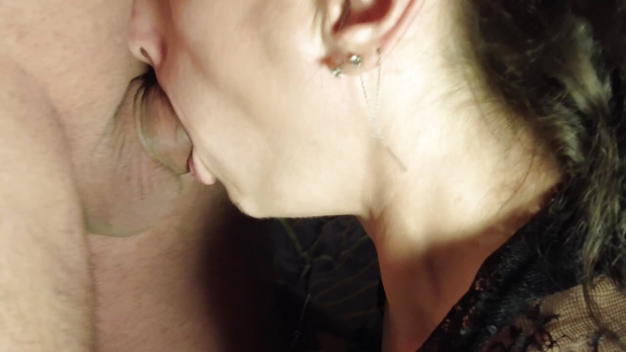 Submissive Stepsister Sucks My And Gets A Huge Cum Shot Right In Her Throat