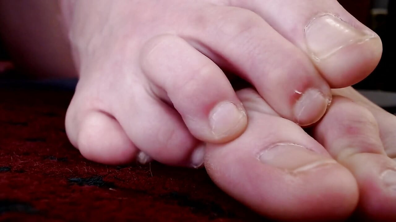 Long Toes No Nail Polish