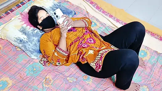 Hintli bangla genç kız ateşli mastürbasyon yapıyor