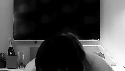 Быстрячки: минет в видео от первого лица, мастурбация с волшебной палочкой и трах сисеек, удаленная сцена с трахом