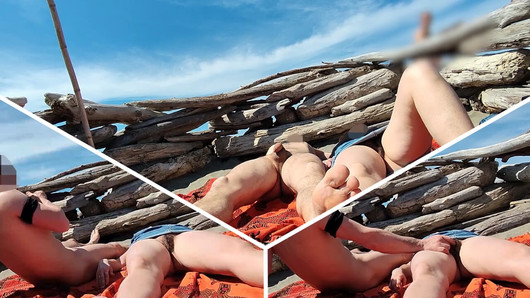 Tocando el coño mojado con los dedos en una playa pública y es atrapada e interrumpida por un voyeur - MissCreamy