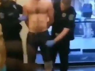 Какой момент трахнуть полицейский большой хуй