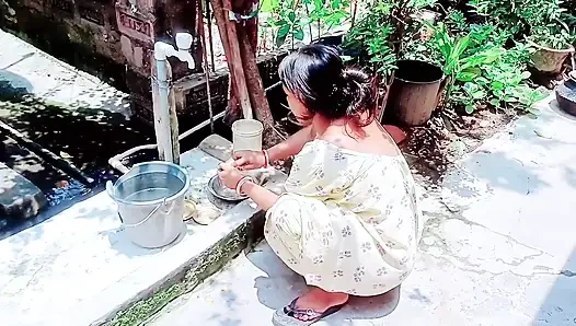 Hintli deshi güzel kolaj kızı neredeyse domaltarak sikişiyor
