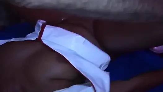 Cewek hot rambut cokelat ini dientot habis-habisan sama kontol besar sampai dicrot di dalam