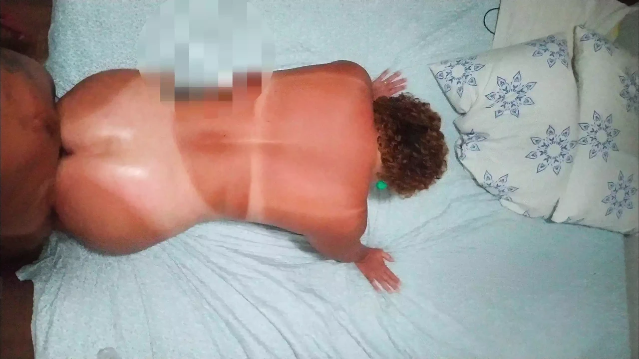 我不能没有大鸡巴，我滚动并在上面弹跳直到我射精。嘉年华 Shenanigans