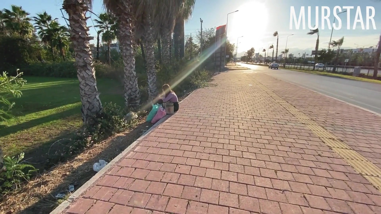 帮助了一个陌生人，她没有负债，可能