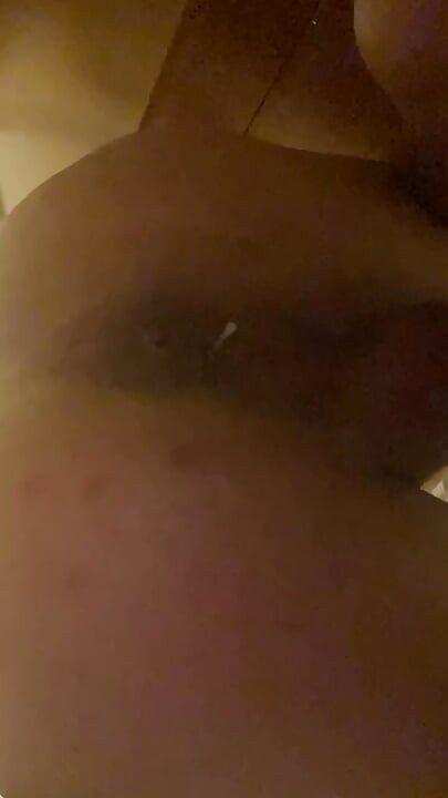 How rich I feel, it used to hurt... now I am only waiting for a well-endowed young man who has it thick and above all who gives me a lot of lettuce...