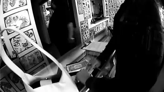 Dreier mit zwei sehr schönen teen-mädchen gefickt und abspritzen in den mund