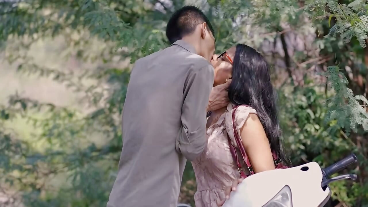 Collage wali girlfriend ko Oyo me bulakar choda
