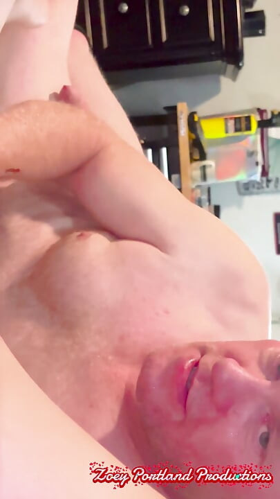 Pussy gets a huge creampie