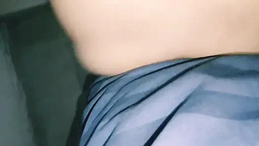 Desi neighbors wife sneaky fuck on stairs