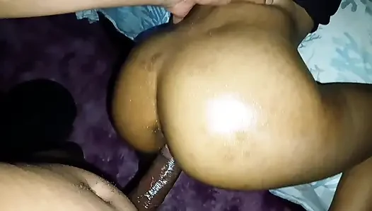 Отчим с большим черным членом делает мою киску такой мокрой