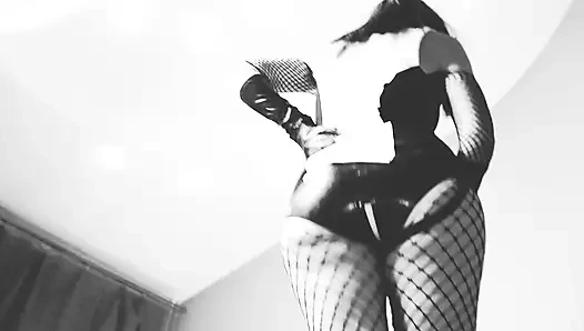 Solo Mistress BDSM strapon BBC latex Milf black white