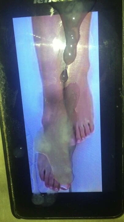 Porra na Halinka Wisniewka - pés sensuais