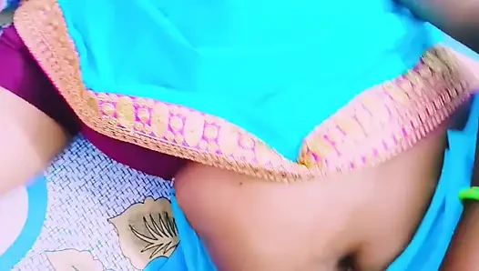 Büyük memeli seksi sari yenge husbend'in üvey erkek kardeşiyle sert sikişiyor. Telugu edepsizce konuşuyor.