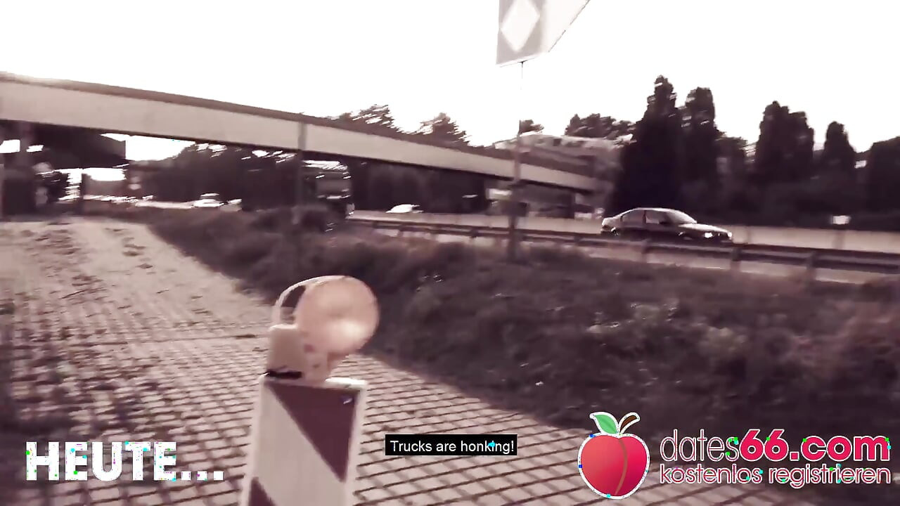 Highway fuck! Anastasiaxxx banged with cars driving by!