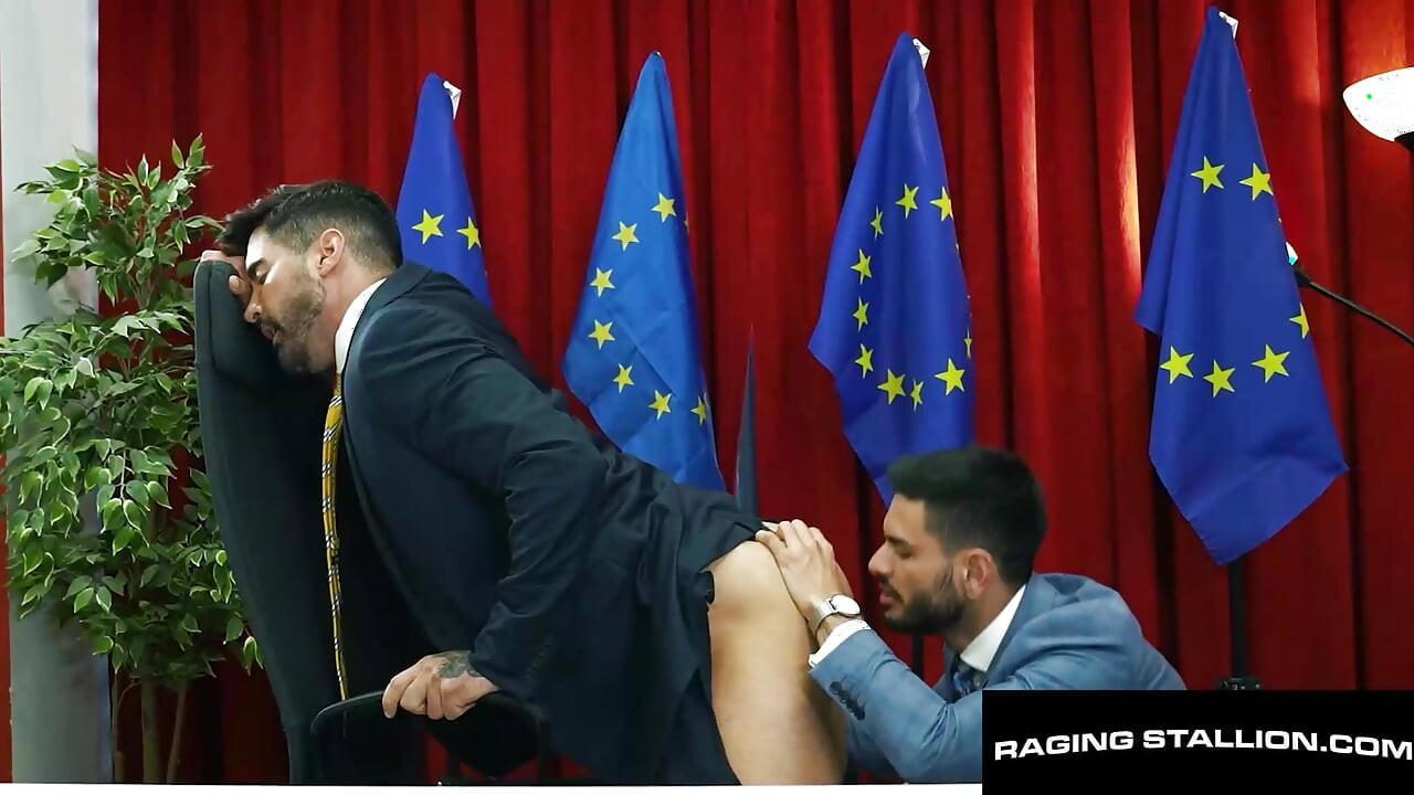SZALONY OGIER - ponad godziny pracy - Nico Zetta & Lazzarato Massive Cock Action