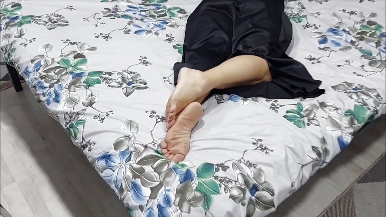 Olgun Sarışın Amatör Eş Yarı Çıplak Seksin Tadını Çıkarıyor