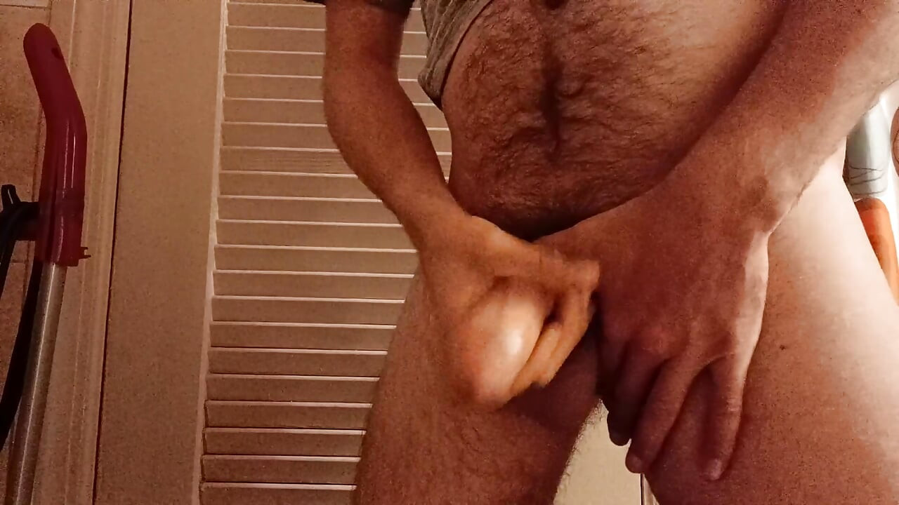 Quickie Precum Masturbate